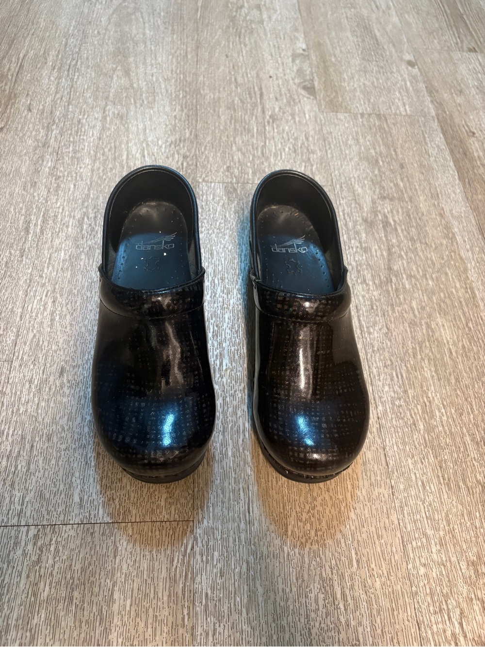 DANSKO SLIP ON SHOES SIZE 37(7)